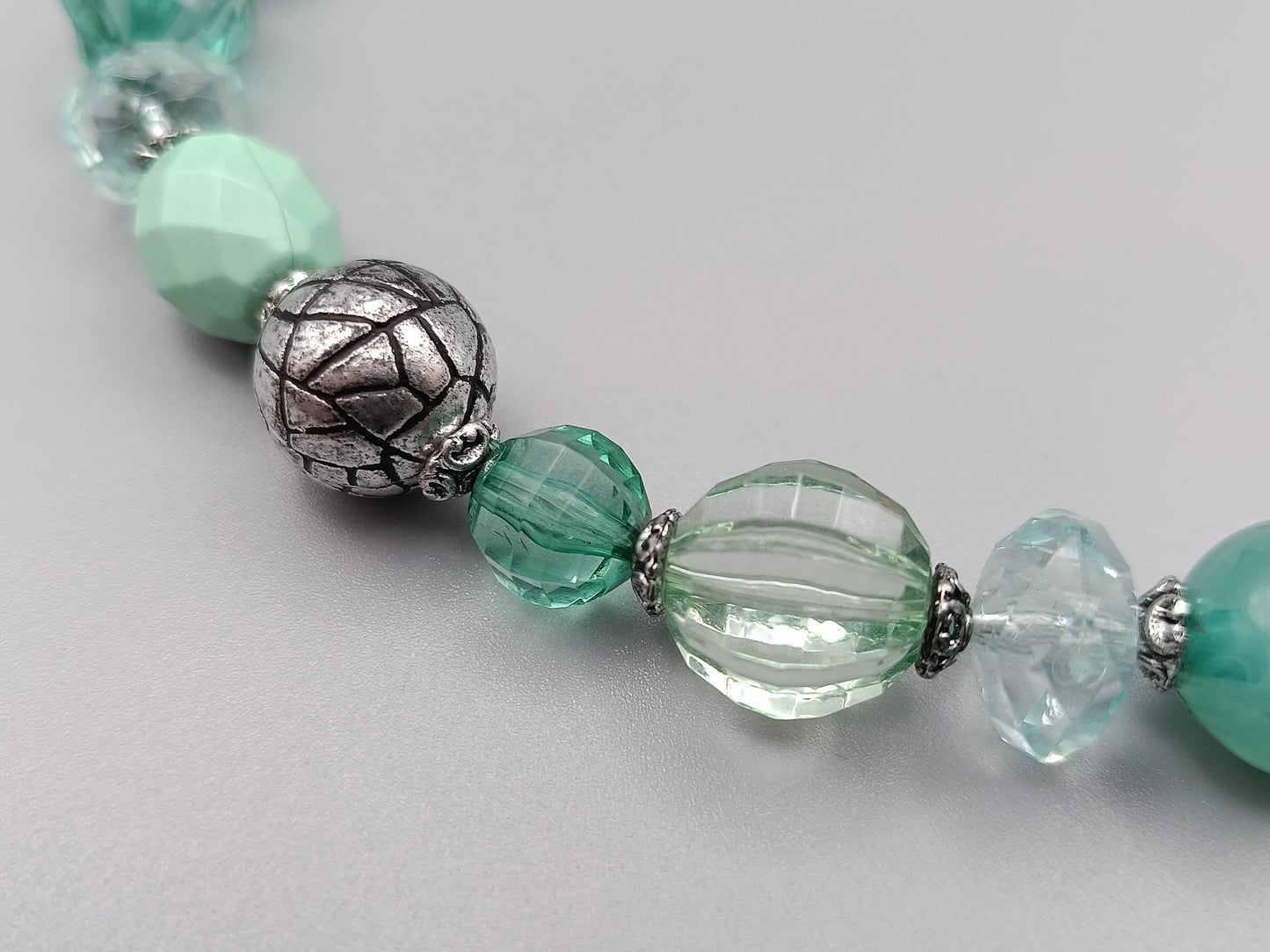 Stilvolle Kette in Mint und Grün Elegante Perlenkette