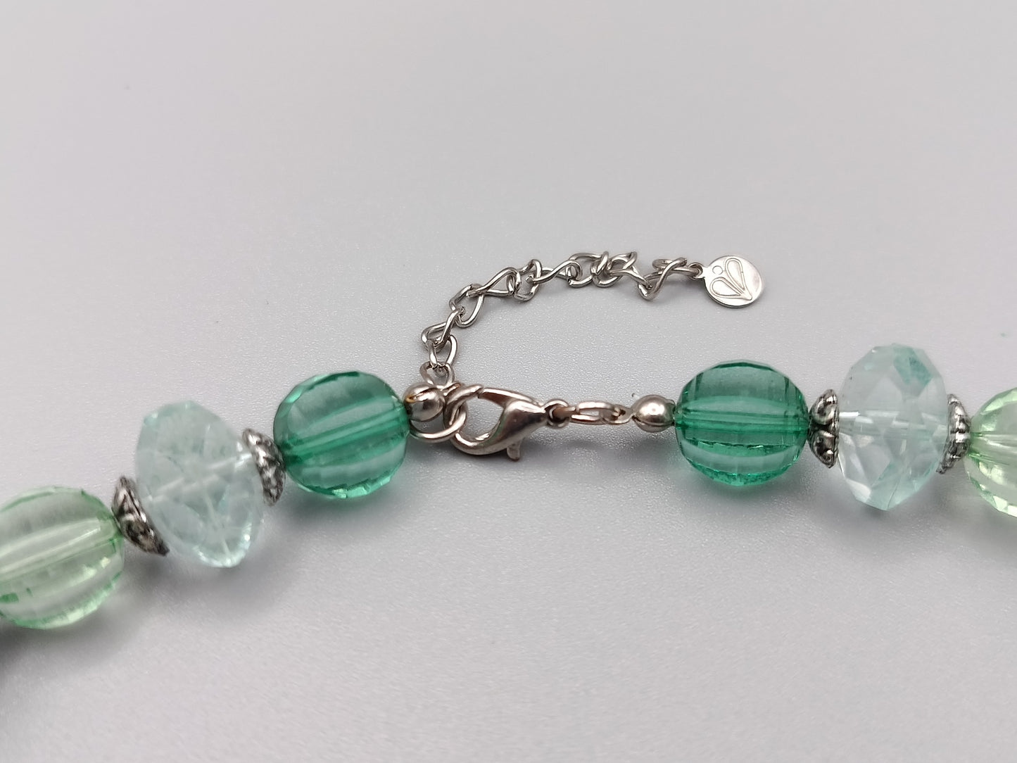Stilvolle Kette in Mint und Grün Elegante Perlenkette