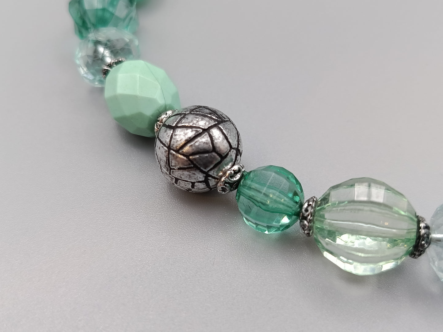 Stilvolle Kette in Mint und Grün Elegante Perlenkette