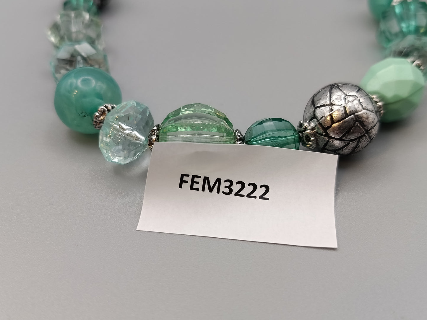 Stilvolle Kette in Mint und Grün Elegante Perlenkette