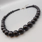 Elegante Damen Perlenkette in tiefem Schwarz