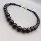 Elegante Damen Perlenkette in tiefem Schwarz