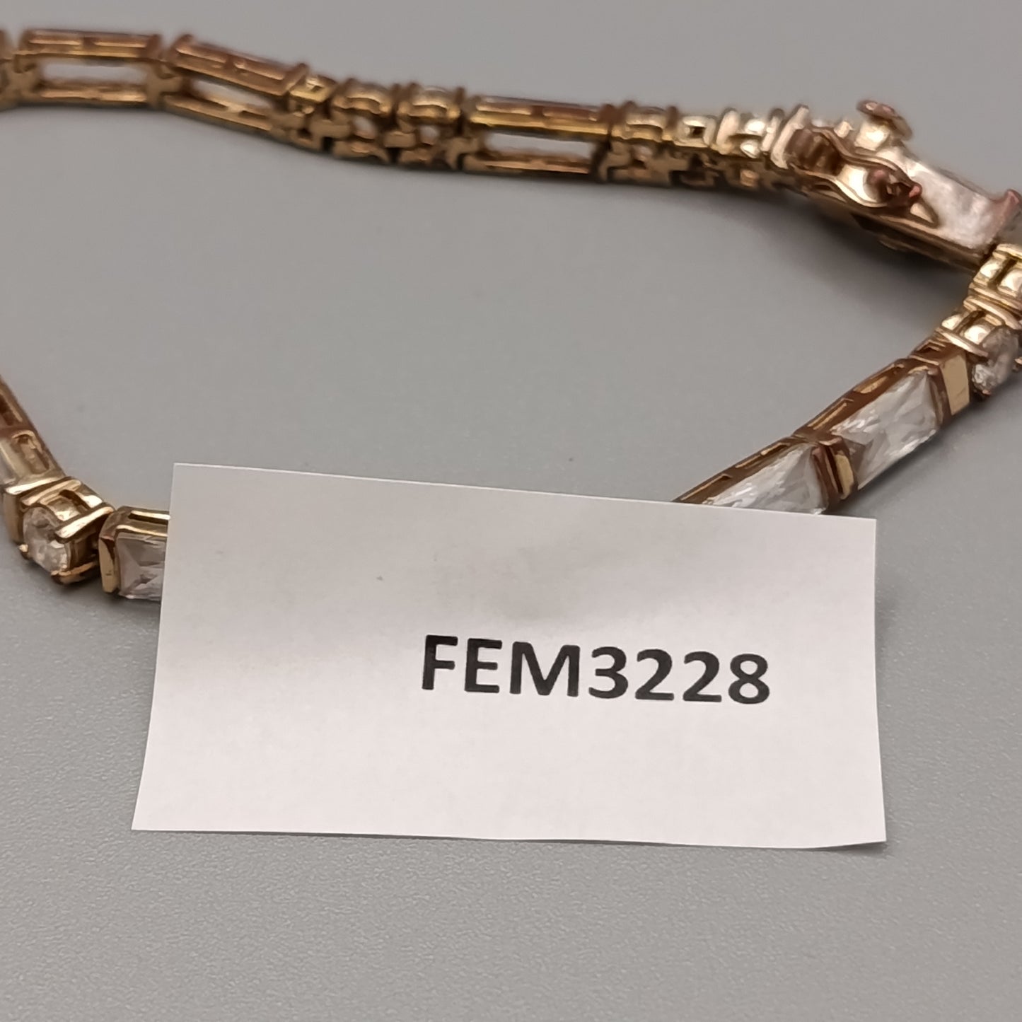 Elegantes Damen Armband in Gold-Optik Stilvoll