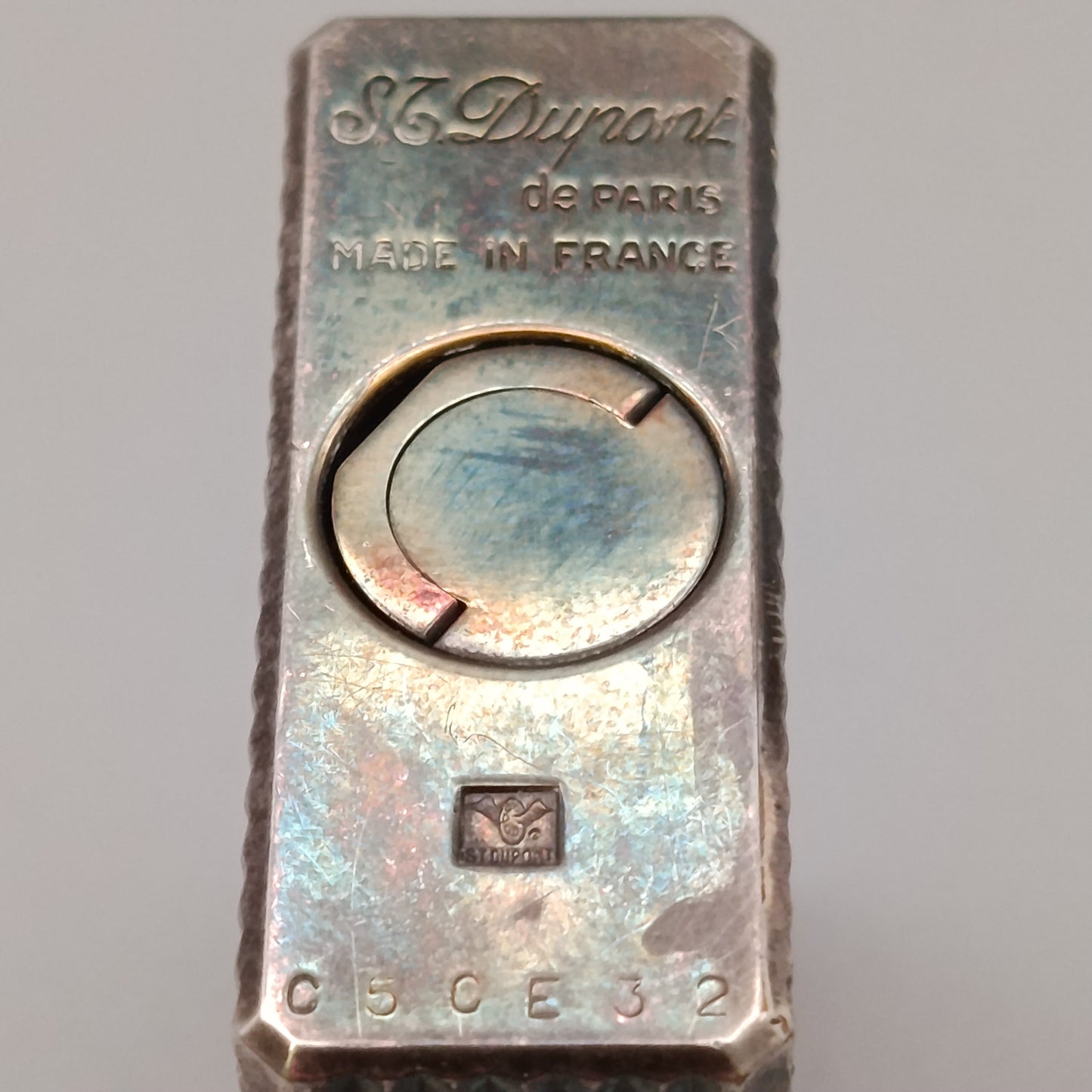 Exklusives S.T. Dupont Feuerzeug Vintage Diamantkopf