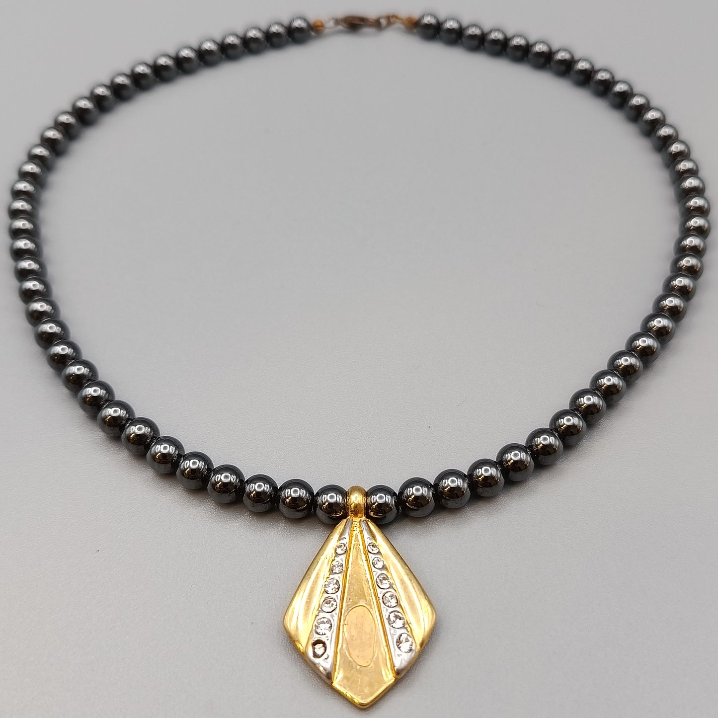 Elegante Hämatit Damen Kette  mit Anhänger
