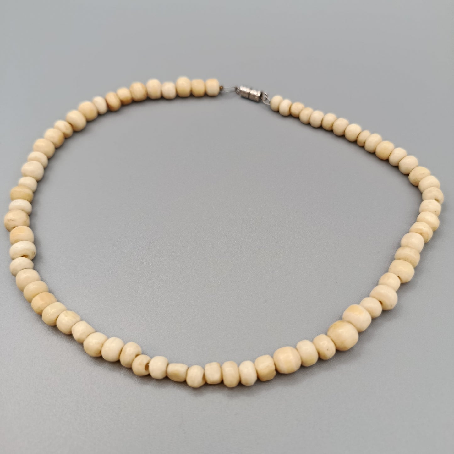 Klassische Damen Kette Schlichte Perlenkette