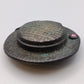 Kreative Vintage Brosche in Hutform mit rosa Steinen