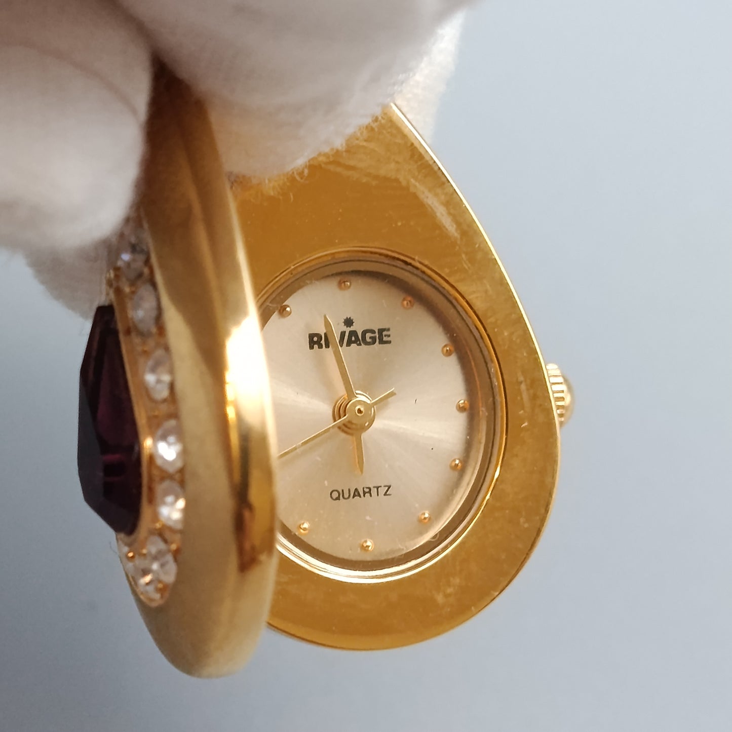 Elegante Rivage Ketten Uhr Glamouröses Medaillon Design