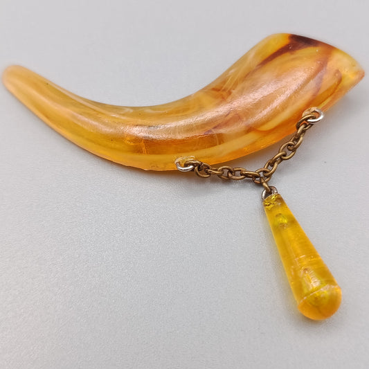 Vintage Brosche in Horn Optik Mit elegantem Ketten