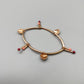 Damen Arm Band in Goldoptik Elastischer Reifen mit Charms