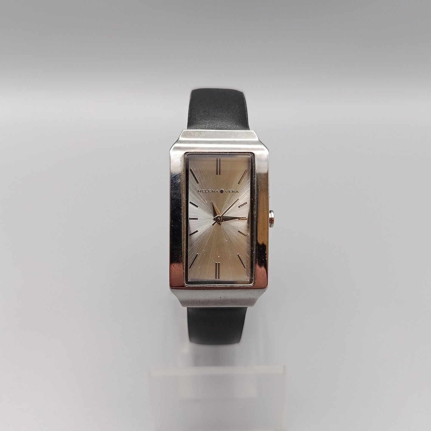 Elegante Helena Vera Damen Uhr Rechteckiges Design