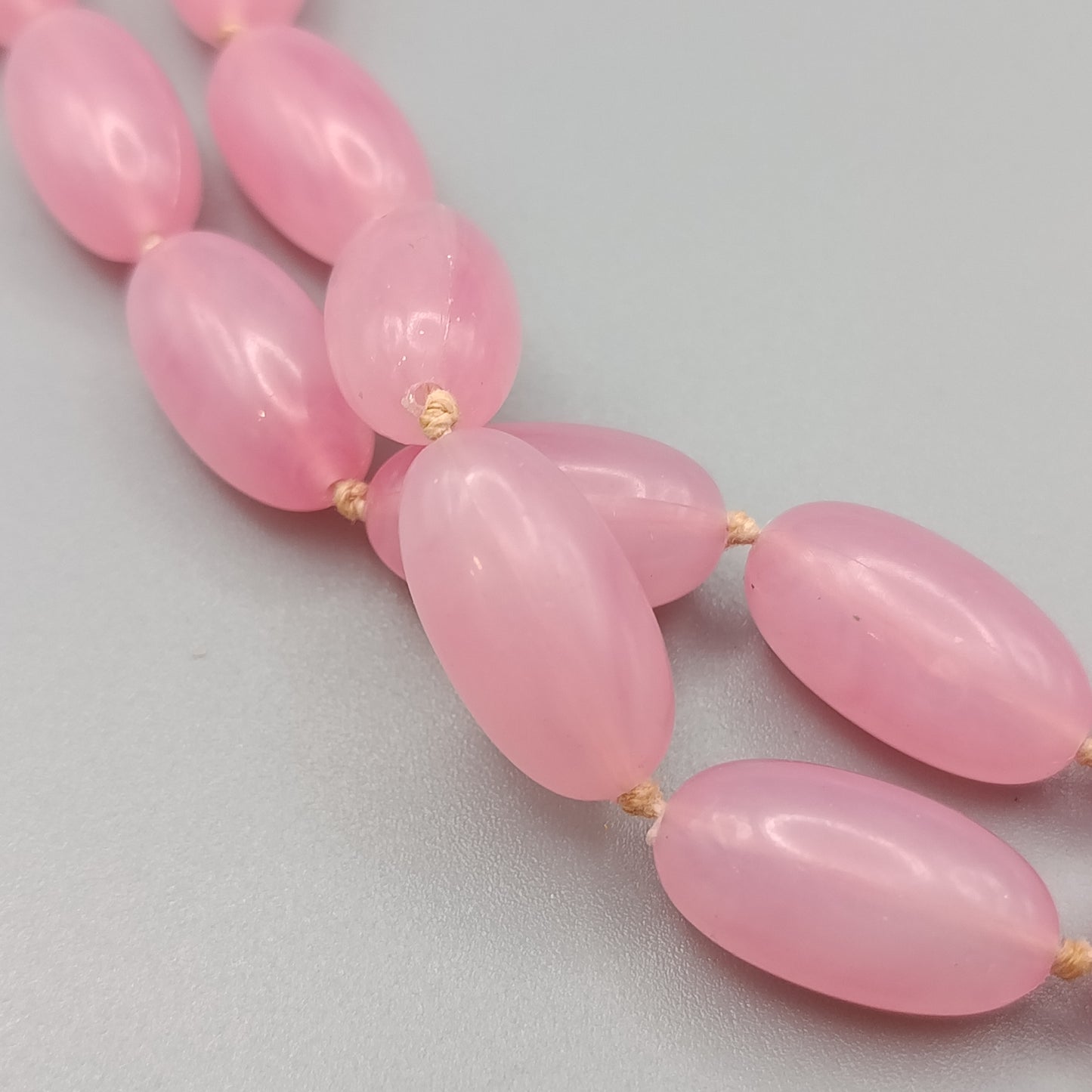 Elegante Vintage Perlen Kette in Rosa Klassische Damen Kette
