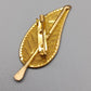Filigrane Vintage Blatt Brosche – Goldfarbenes Netzdesign