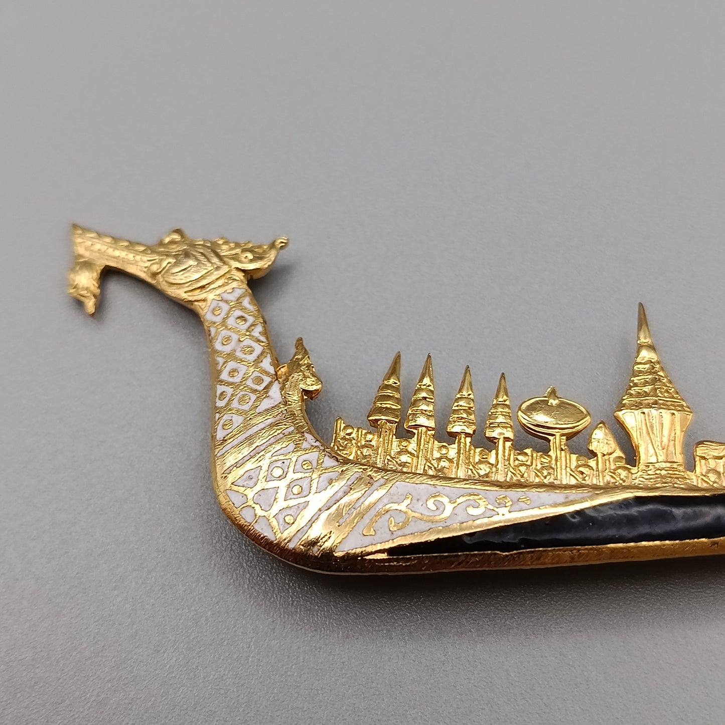 Elegante thailändische Königsschiff Brosche Vergoldet