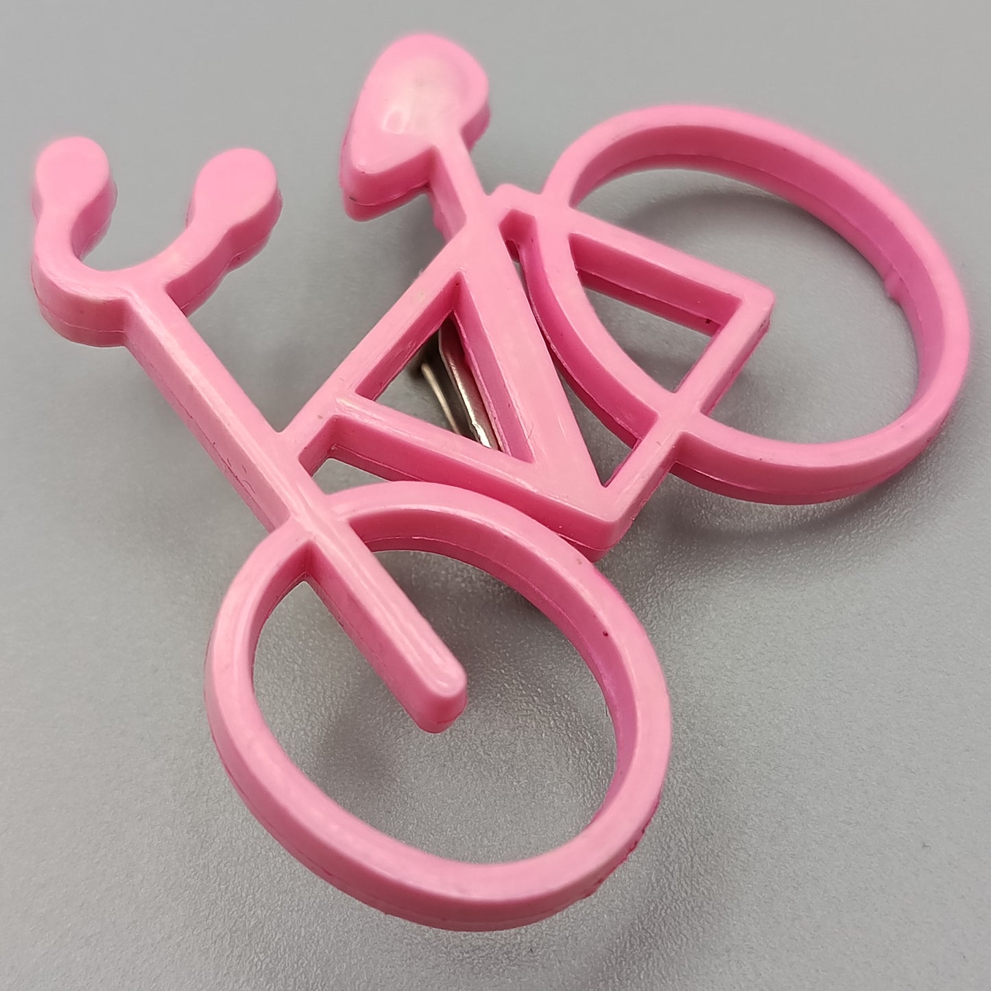 Pinke Fahrrad Brosche im Retro Stil – Vintage Anstecknadel