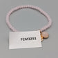 Elegantes Rosenquarz Perlenarmband in Rosa mit Anhängern
