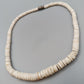 Klassische Heishi Muschelkette im Surfer Stil Naturfarben