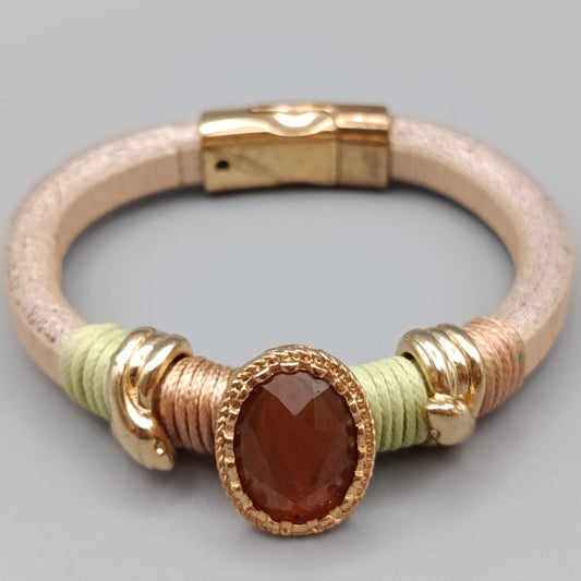 Stilvolles Damen Armband in Gold-Optik mit braunem Stein