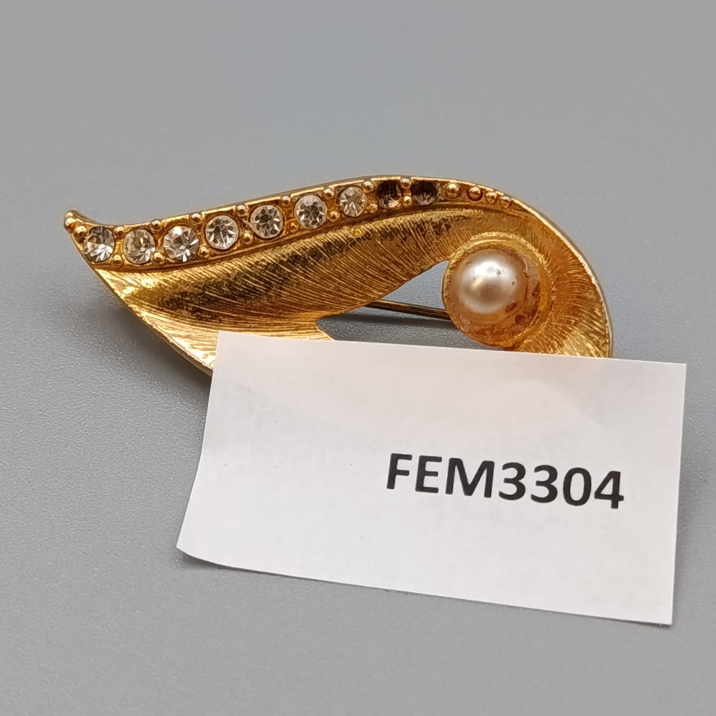Elegante Vintage Brosche mit Kunstperle – Goldfarben