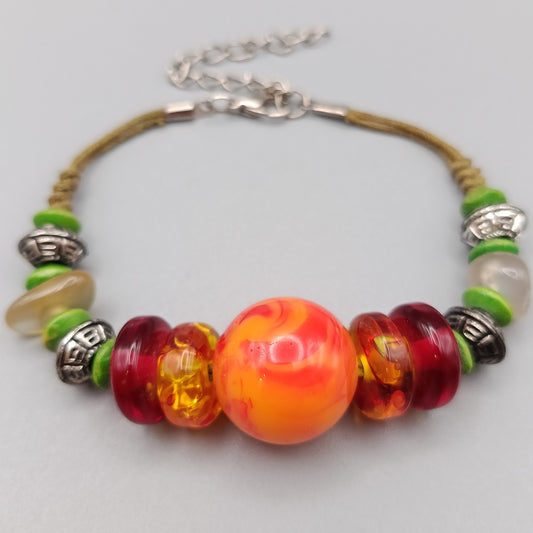 Bunte Perlen Kette mit auffälliger Center-Bead – Boho Stil