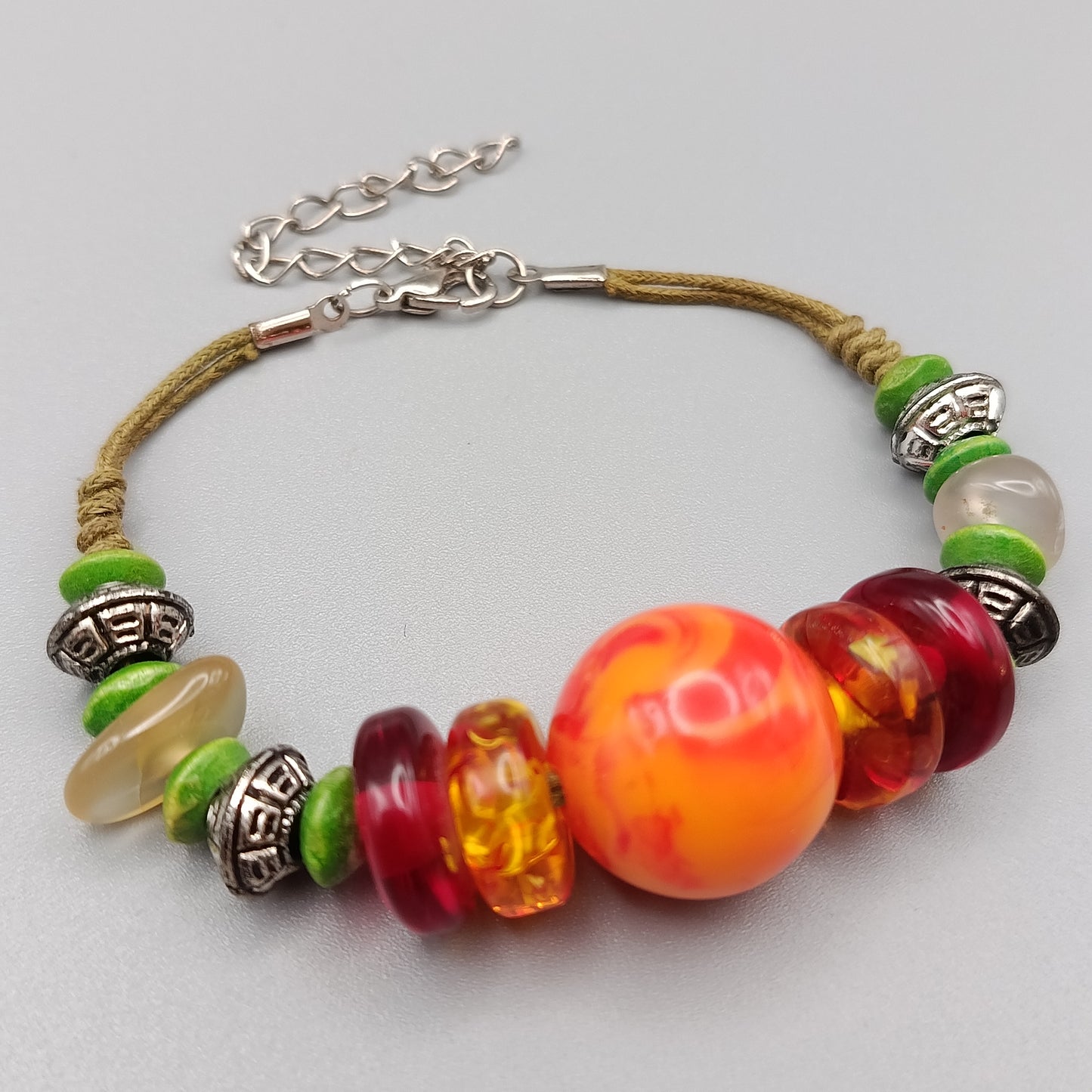 Bunte Perlen Kette mit auffälliger Center-Bead – Boho Stil