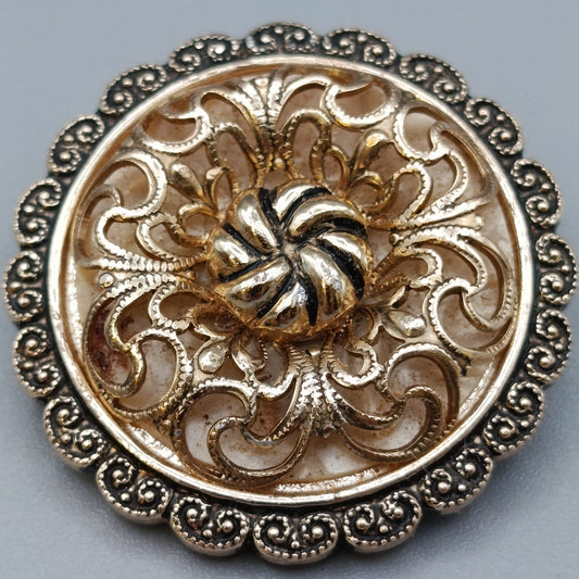 Filigraner Vintage Schalclip – Elegantes Ornament-Design