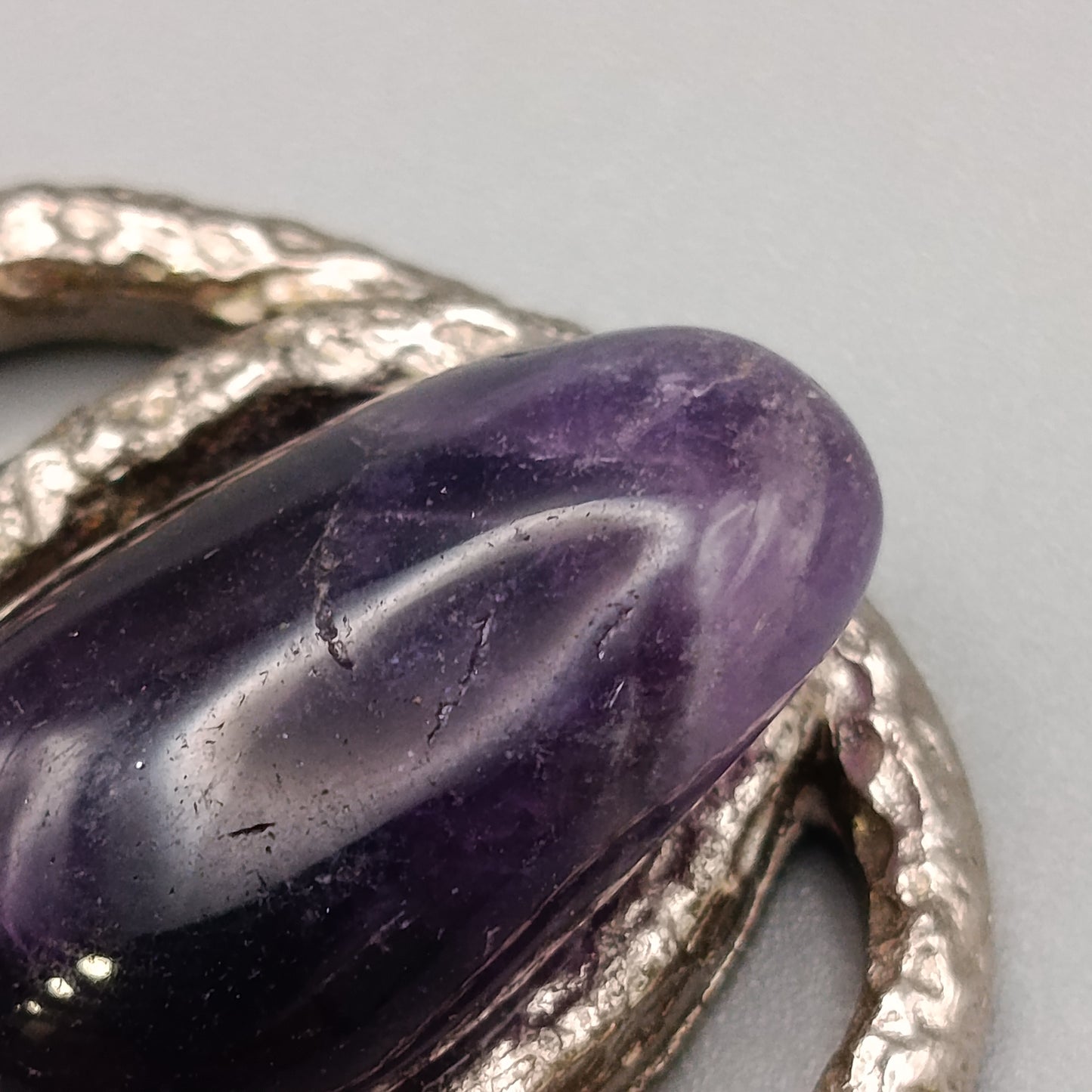 Eleganter Vintage Kettenanhänger mit Amethyst
