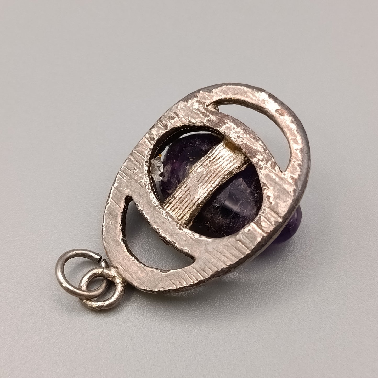 Eleganter Vintage Kettenanhänger mit Amethyst