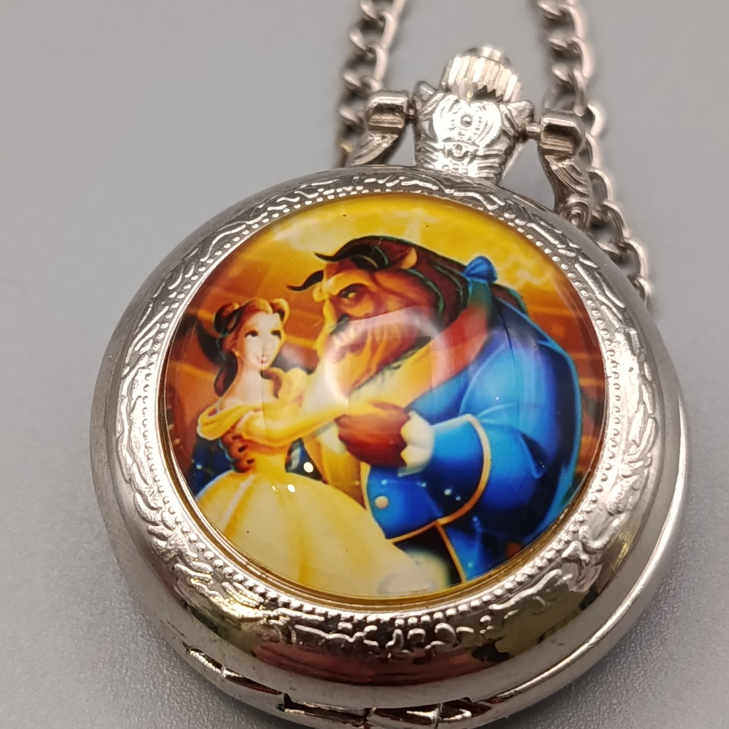 Märchenhafte Taschen Uhr mit Kette – Die Schöne und das Biest Motiv
