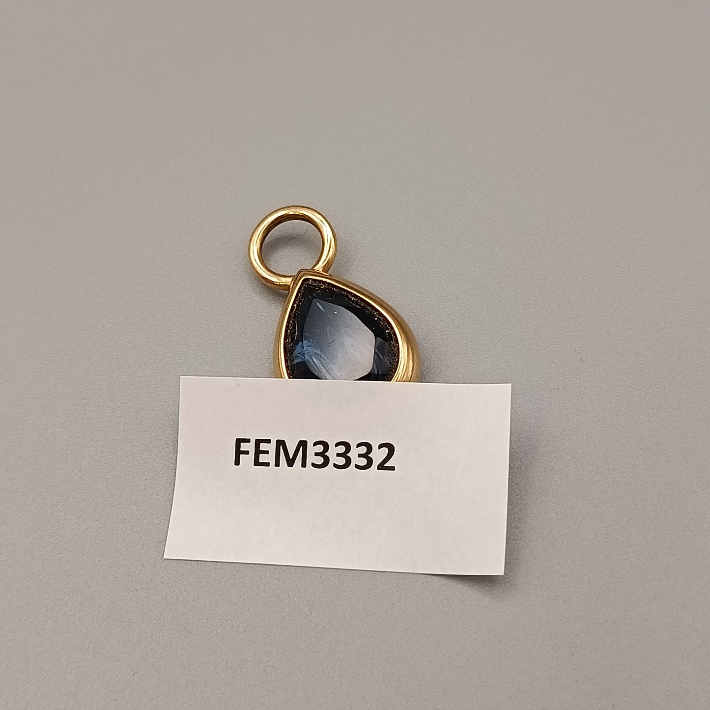 Eleganter Kettenanhänger Tropfenform mit Blauem Stein