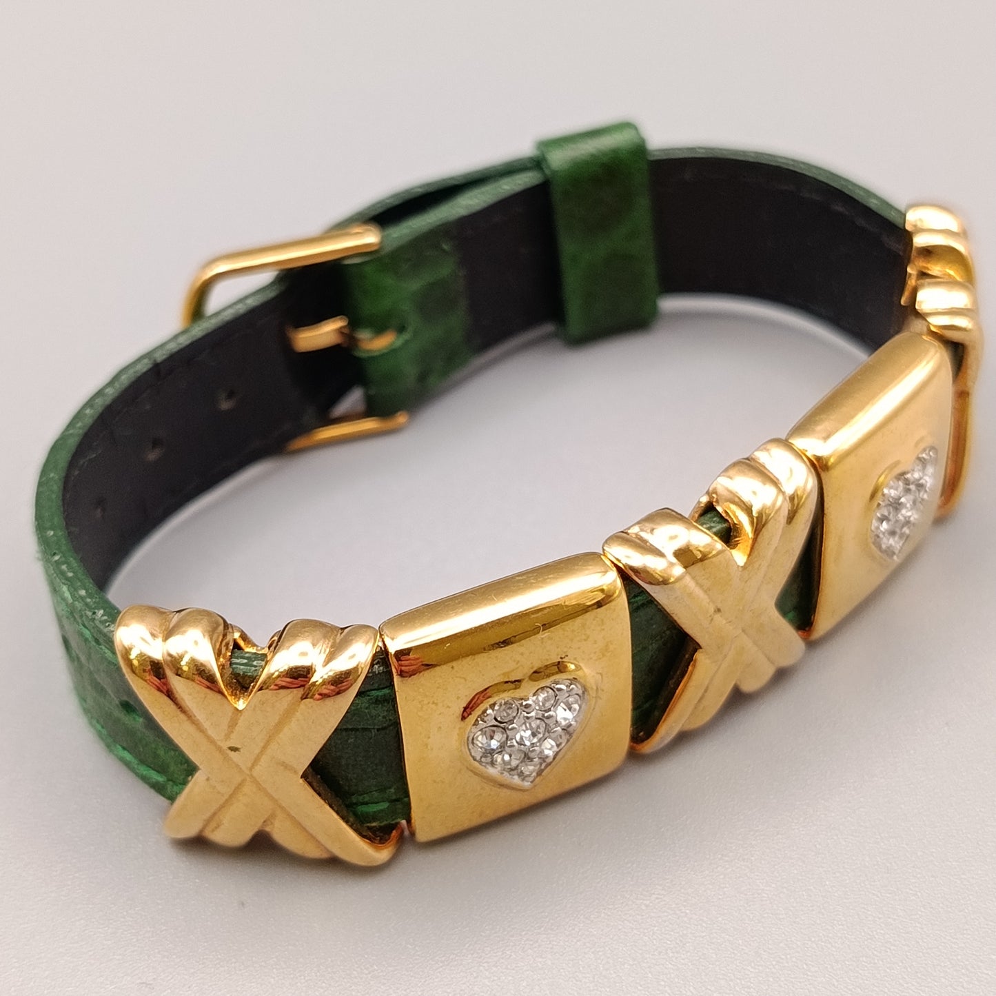Elegantes Damen Armband Grünes Leder mit Herz-Elementen