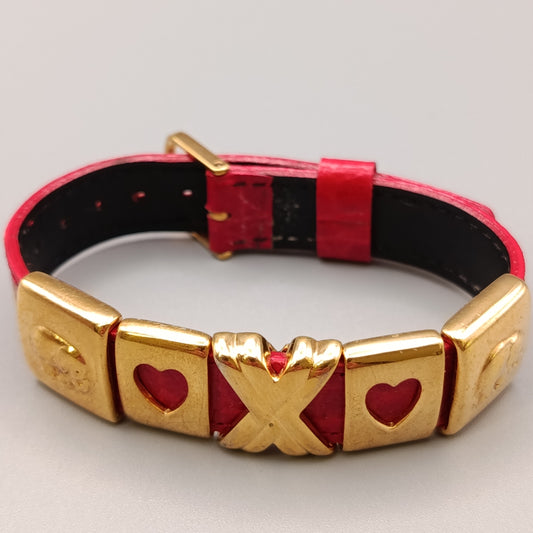 Elegantes Damen Armbandmit vergoldeten Herz-Motiven