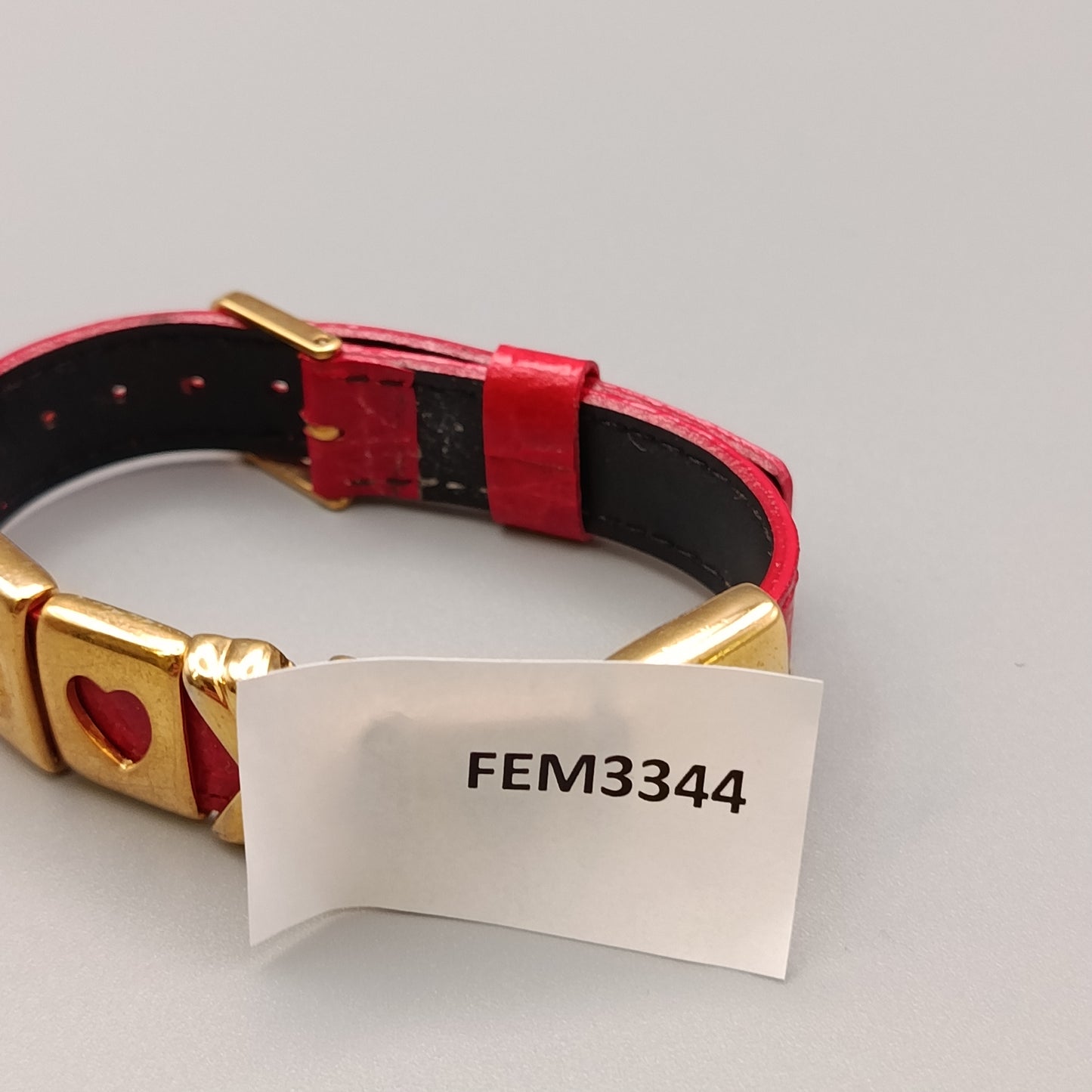 Elegantes Damen Armbandmit vergoldeten Herz-Motiven