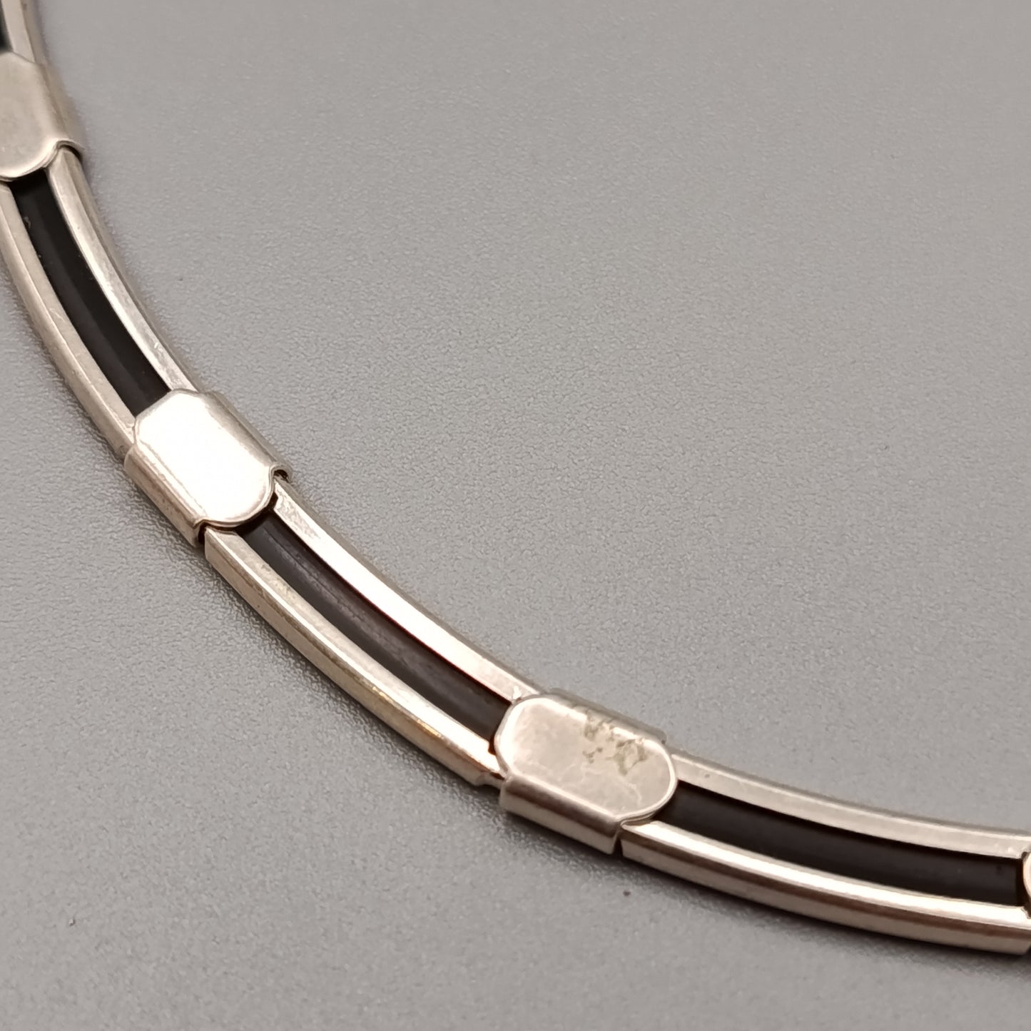 Elegante Silberfarbene Damen Halskette – Modern