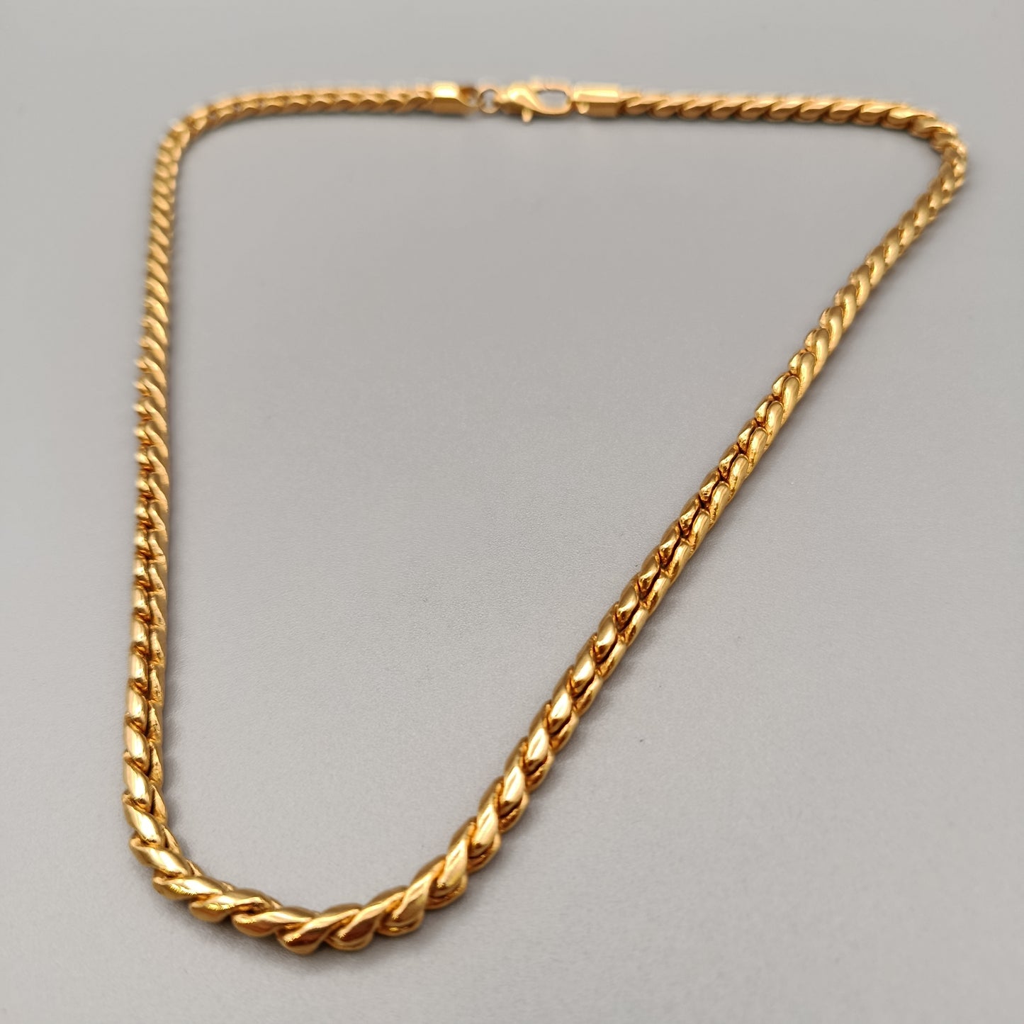 Elegante Goldfarbene Damen Halskette – Hochwertige Kordelkette