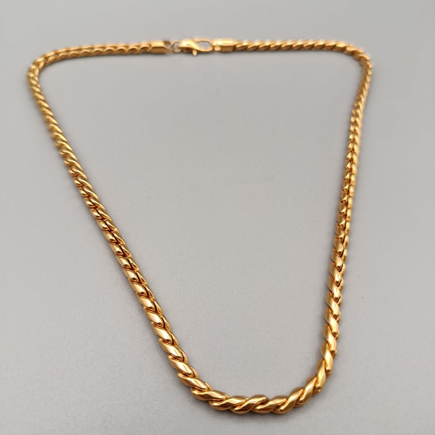 Elegante Goldfarbene Damen Halskette – Hochwertige Kordelkette