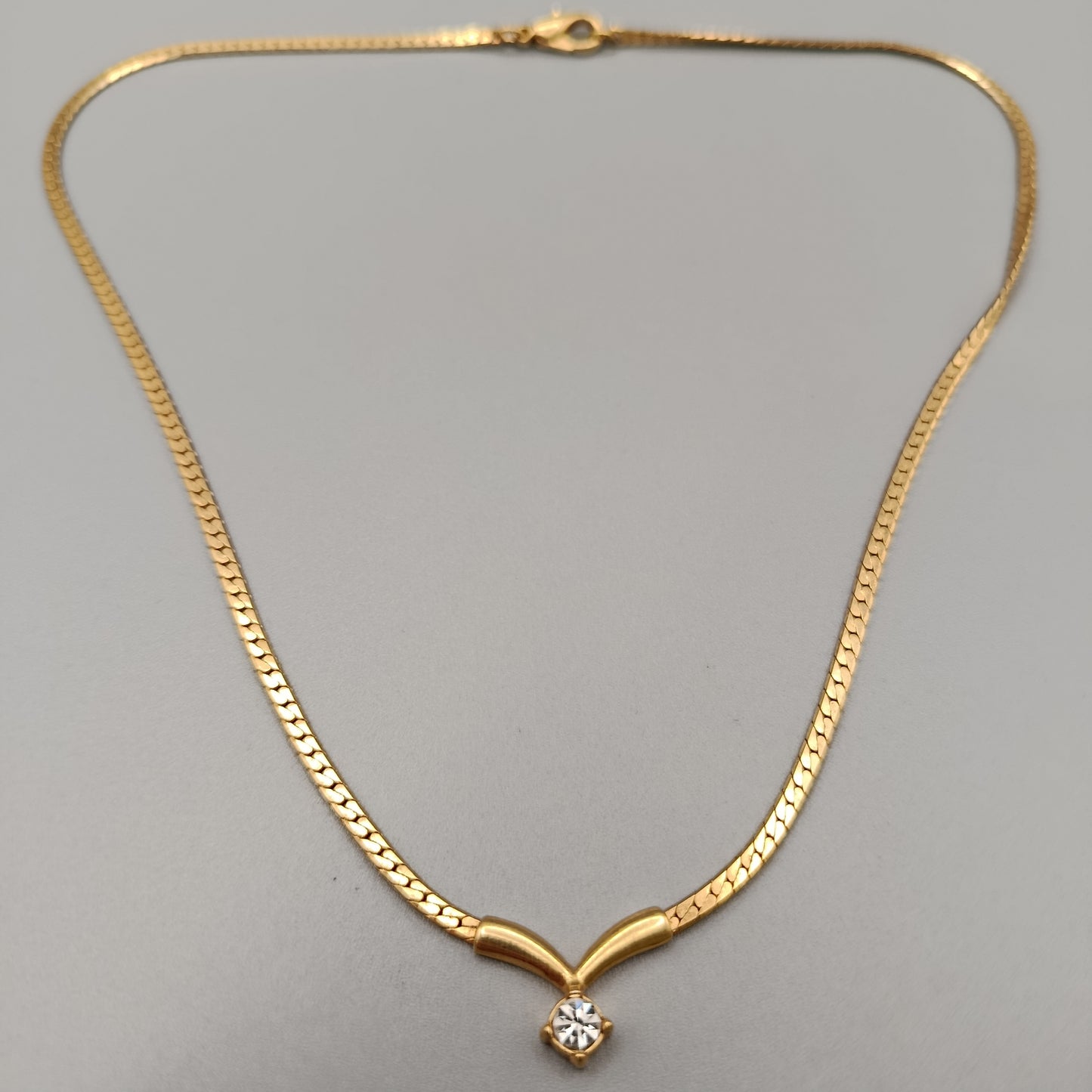 Elegante Damen Kette Vergoldet mit Zirkonia Anhänger – Zeitlos