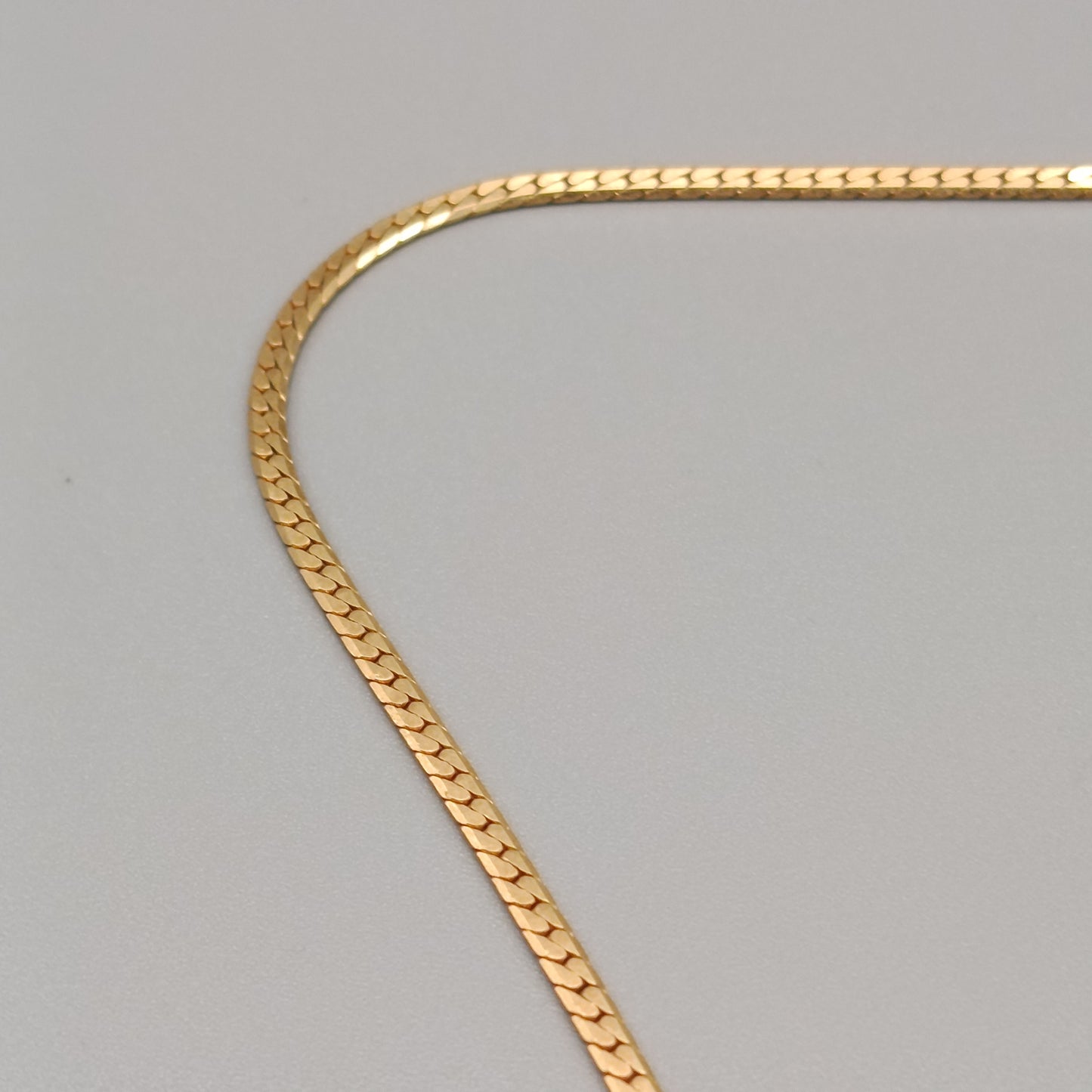 Elegante Damen Kette Vergoldet mit Zirkonia Anhänger – Zeitlos