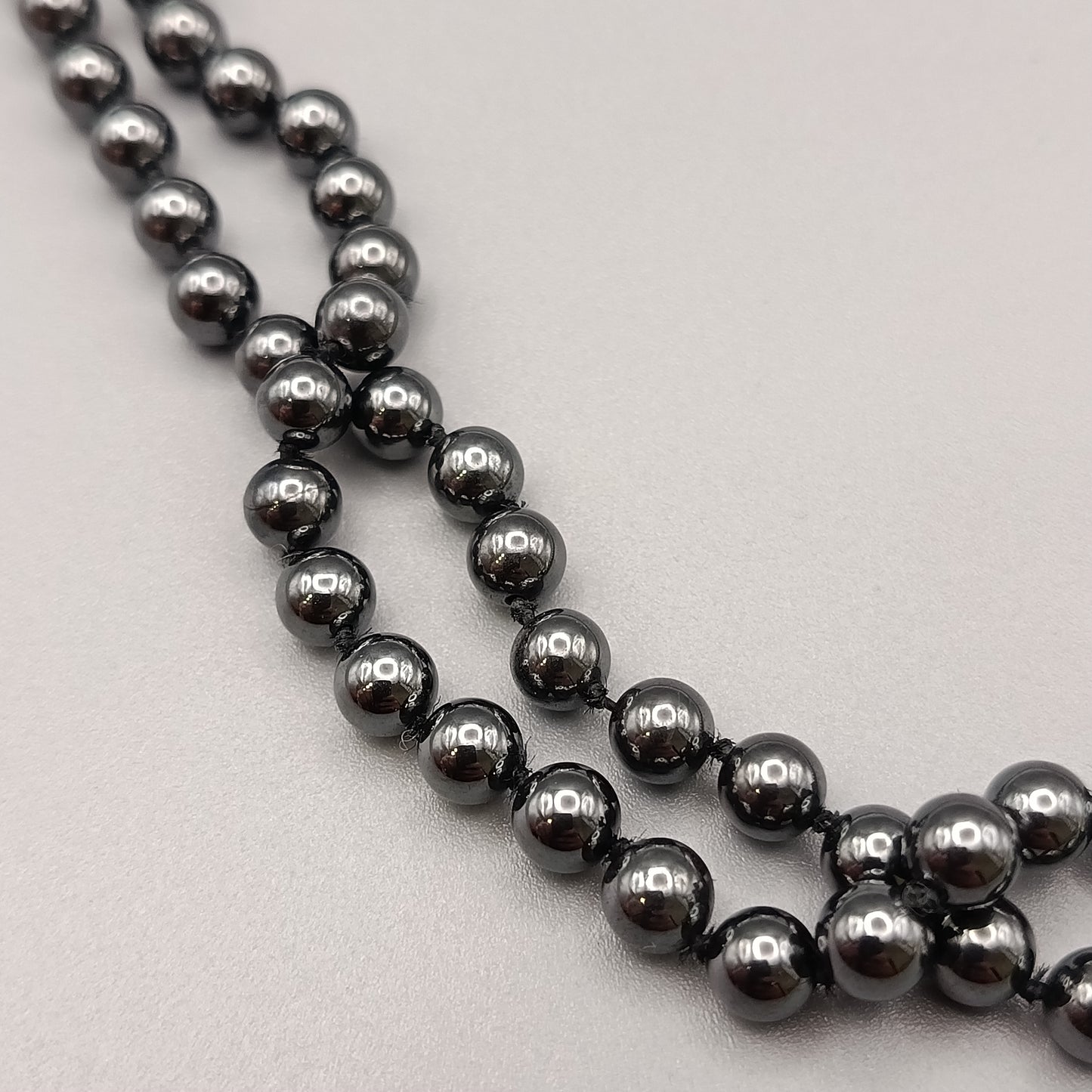 Elegante Hämatit Kette – Lange Perlenkette im Edlen Look