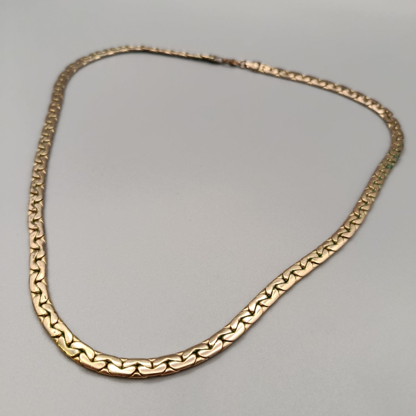 Elegante Damen Kette Vergoldet – Breites Flachpanzer Design