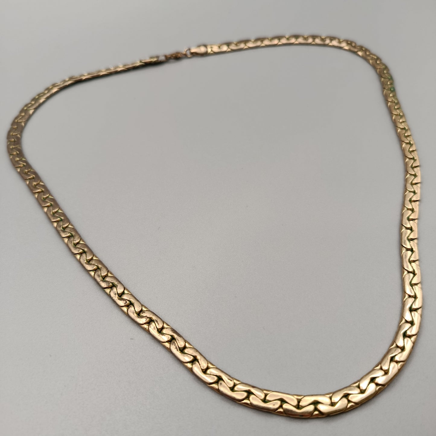 Elegante Damen Kette Vergoldet – Breites Flachpanzer Design