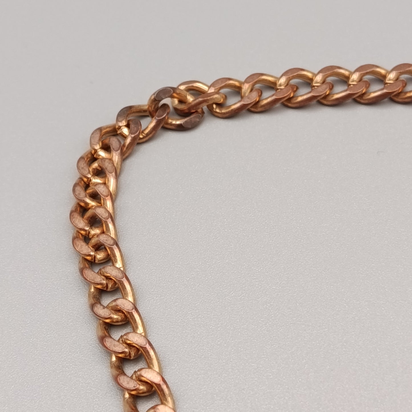 Klassische Panzerkette in Roségold-Optik – Zeitlos