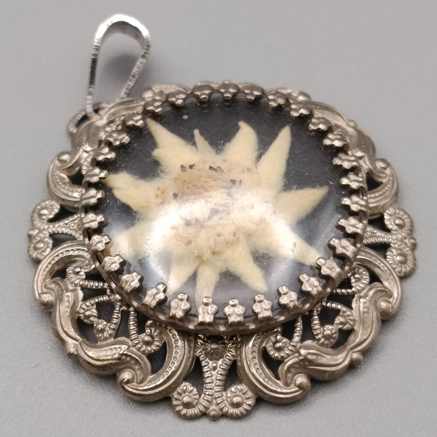Anhänger mit echtem Edelweiß – Traditioneller Silberschmuck