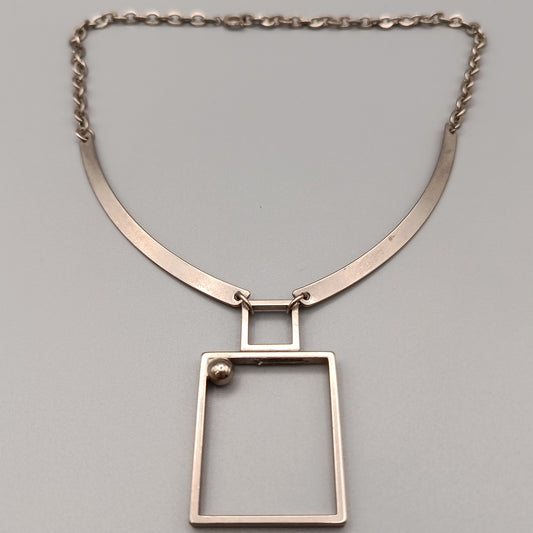Hals Kette mit geometrischem Anhänger – Minimalistischer Stil