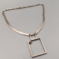 Hals Kette mit geometrischem Anhänger – Minimalistischer Stil