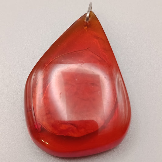 Großer roter Schmuck Anhänger in Tropfenform – Eleganter Vintage Stil