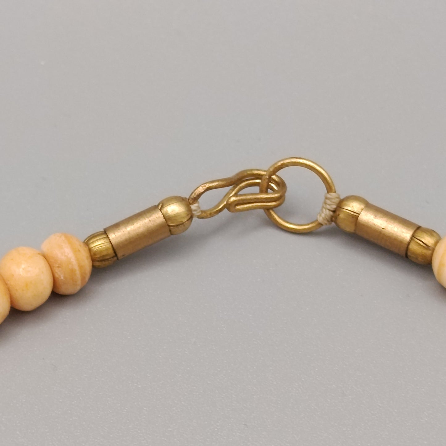 Mehrreihige Vintage Hals Kette mit großem Anhänger – Ethno Stil