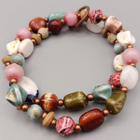Buntes elastisches Perlenarmband – Verspielter Boho Stil