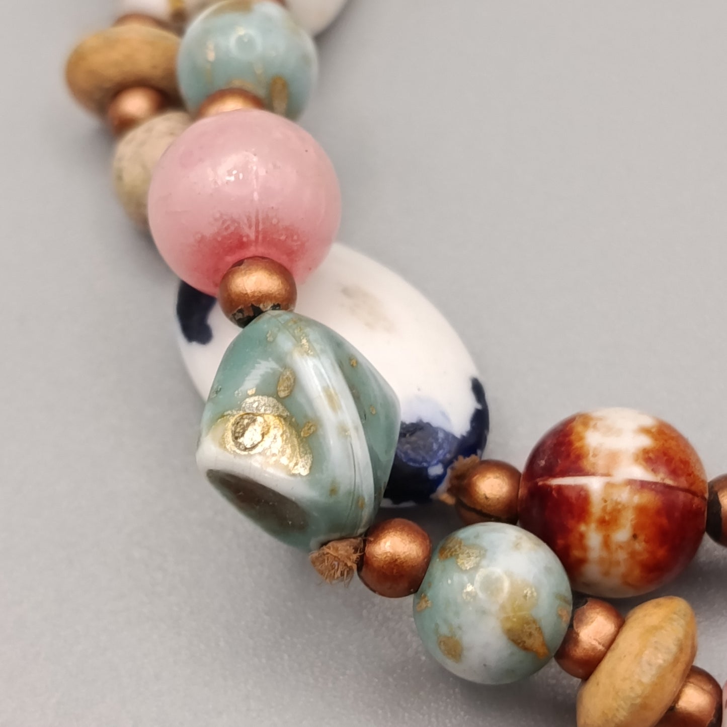 Buntes elastisches Perlenarmband – Verspielter Boho Stil