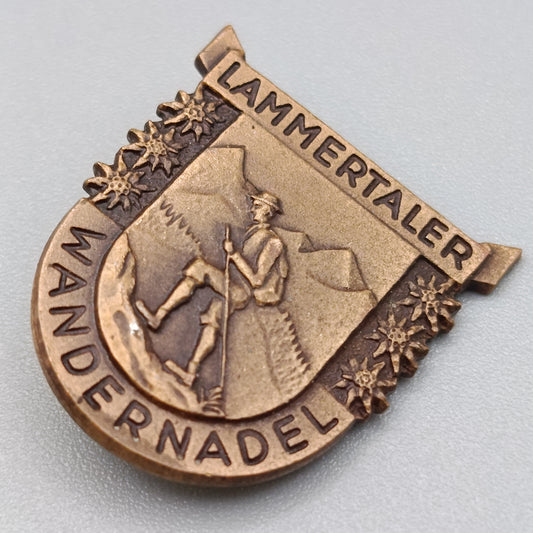 Lammertaler Wandernadel – Klassische Vintage Brosche